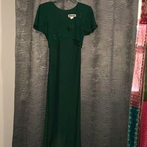 Maurice’s,size 4, Emerald green ankle length dress,